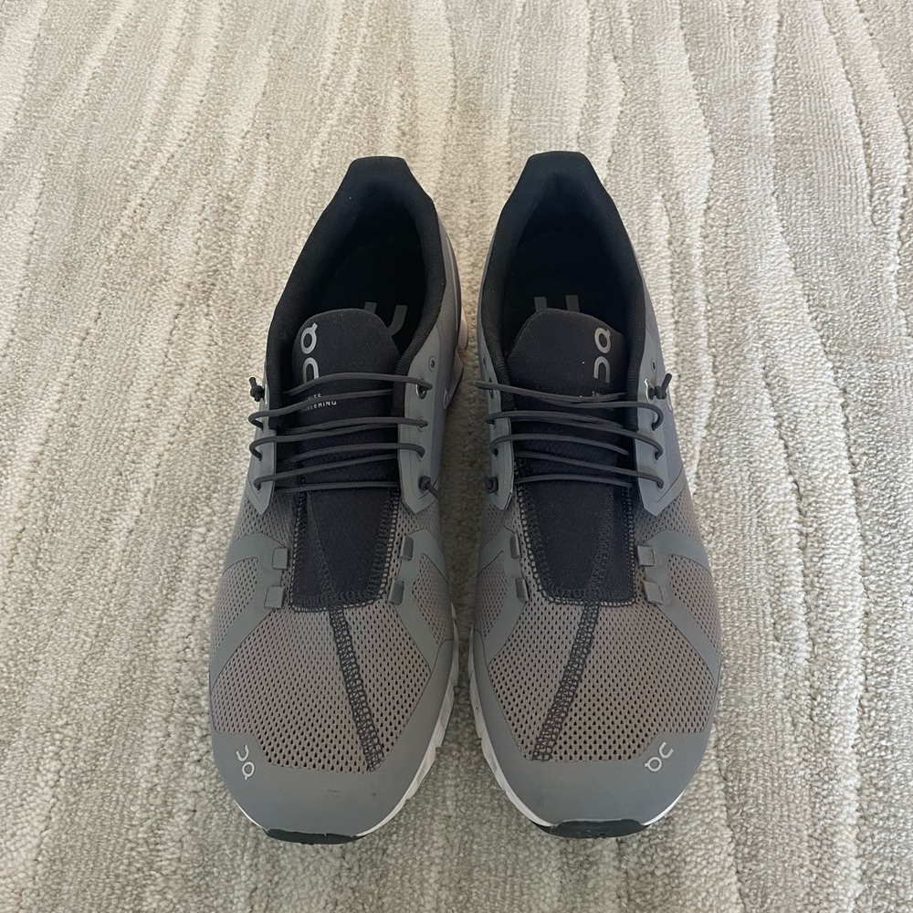 On cloud mens 12 running shoe